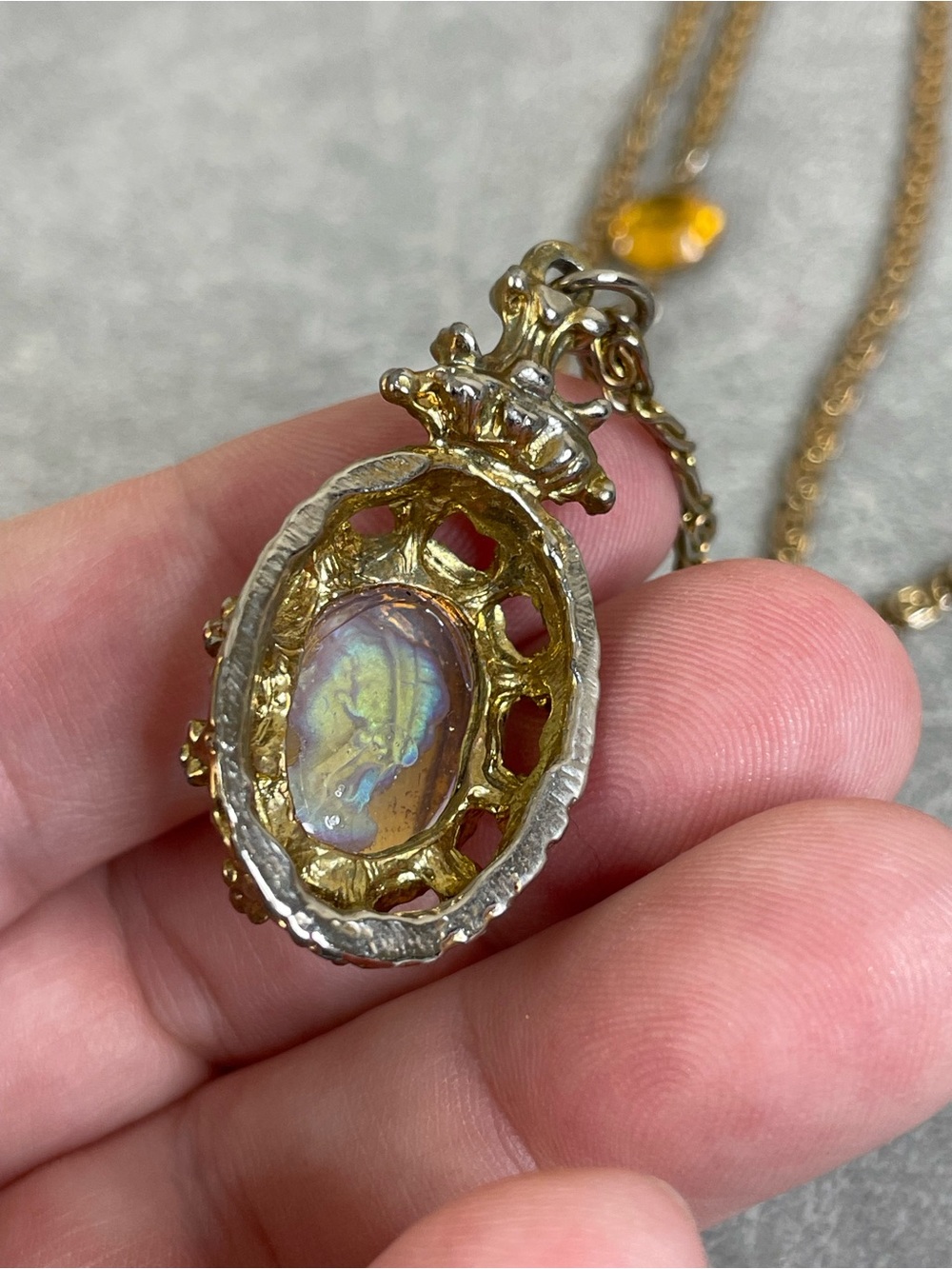 Gold-Tone Multi-Layer Pendant Necklace with “Cameo” and Yellow Gem Accents - Picture 4 of 7